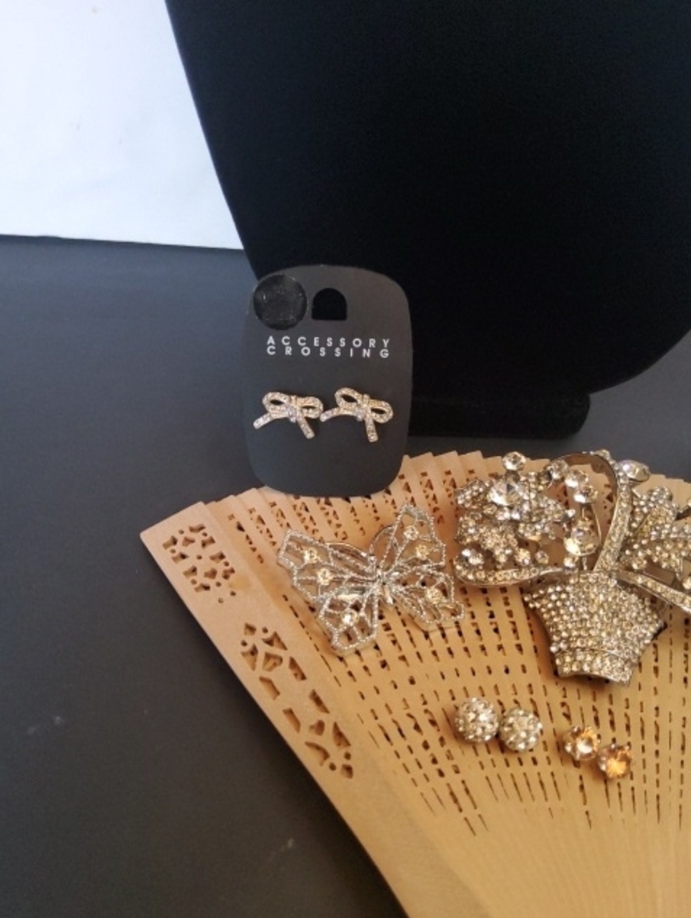 Bling Bundle IVANA butterfly necklace 7 pieces. - Picture 3 of 12